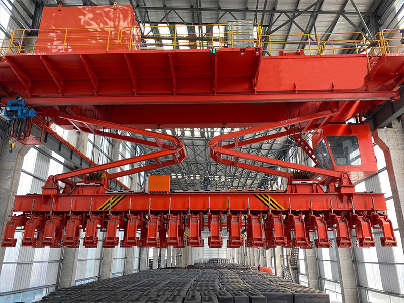 The carbon block stacking crane